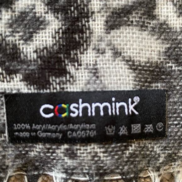 V.Frass Cashmink Acrylic Soft Grey Floral Winter Scarf- Made in Germany - Picture 4 of 14